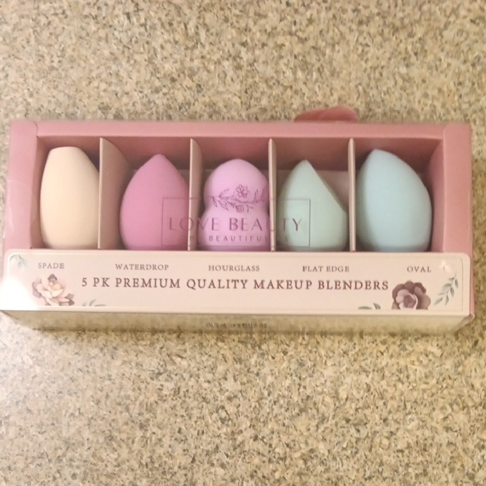 NWT Love Beauty 5 Pack Premium Makeup Blenders - Multicolor | FINAL SALE